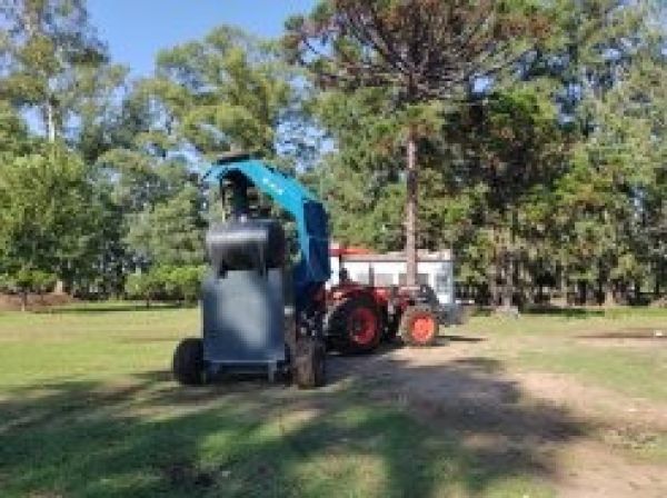 Volteadora de compost 3.00 metros - Chasis rebatible