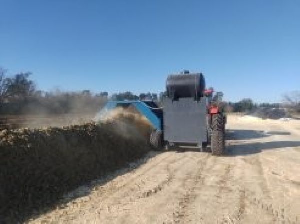 Volteadora de compost 3.00 metros - Chasis rebatible